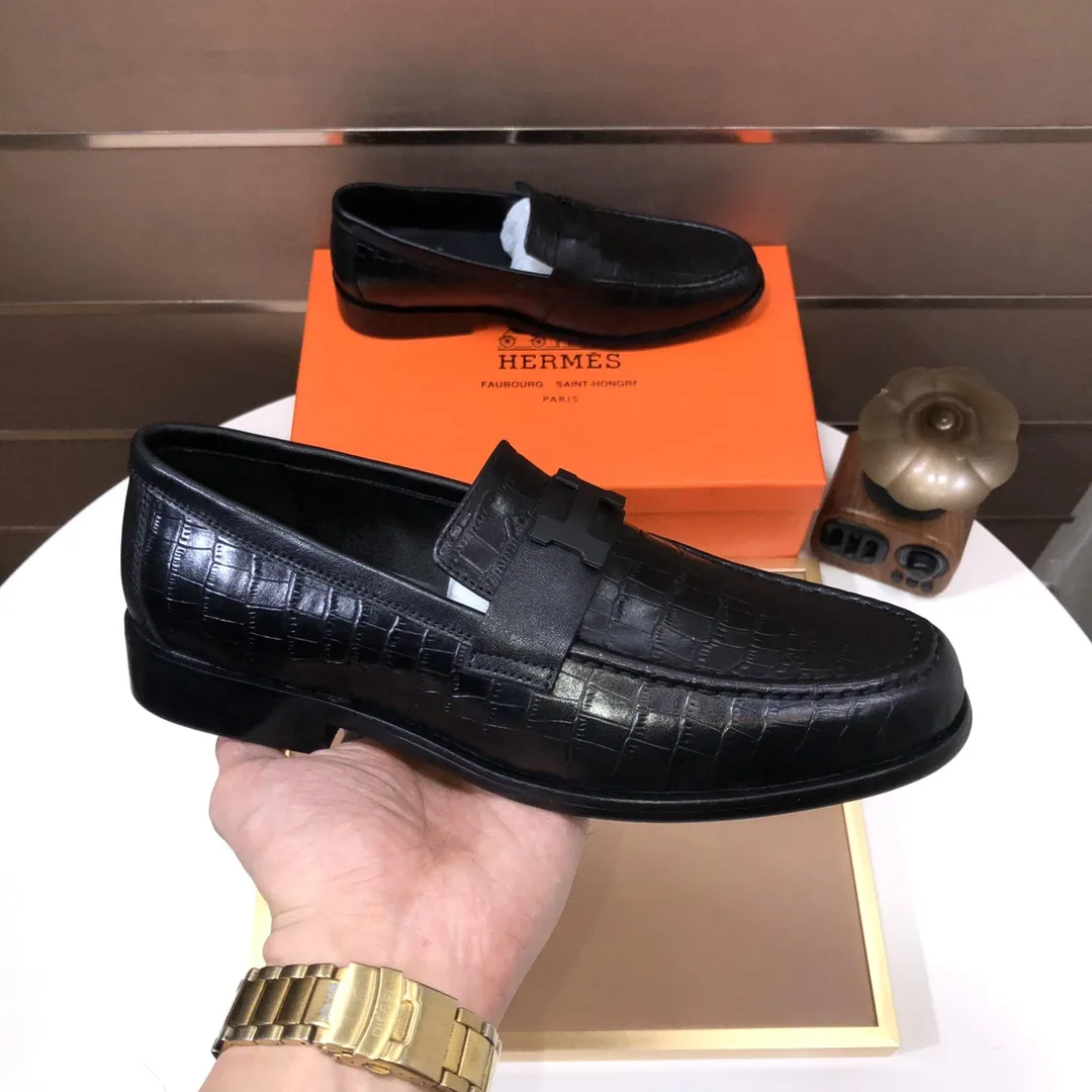 Men's shoes💰460💰[HERMES] (sheepskin lining)🍀Italian top luxury🍀He does not pursue novel styles and gorgeous colors, but attracts the favor of successful men with his flawless, elegant and classic style. Formal leather shoes This very comfortable, simple and stable style allows you to easily match any style! The pattern is absolutely 1:1 refined from the original case, and we strive for excellence in materials, imported cowhide + sheepskin lining💪💪💪extraordinary texture👍! .Black Brown Size: 38-45 (45 customized)